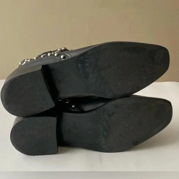 Studded Chelsea Boot 7.5 - Picture 6 of 9